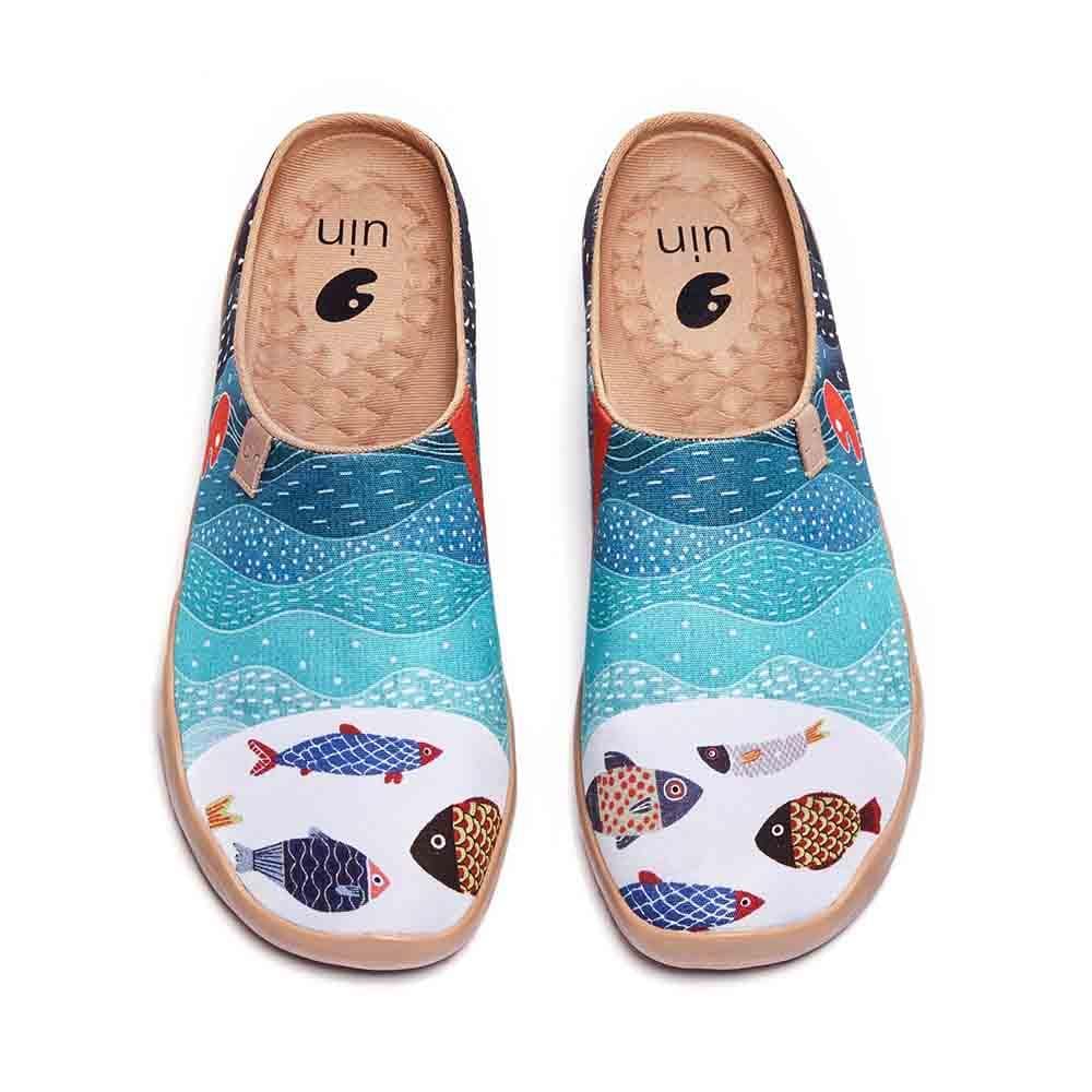 UIN Footwear Men Happy Fish Men Slipper Canvas loafers