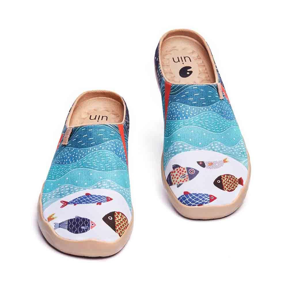 UIN Footwear Men Happy Fish Men Slipper Canvas loafers