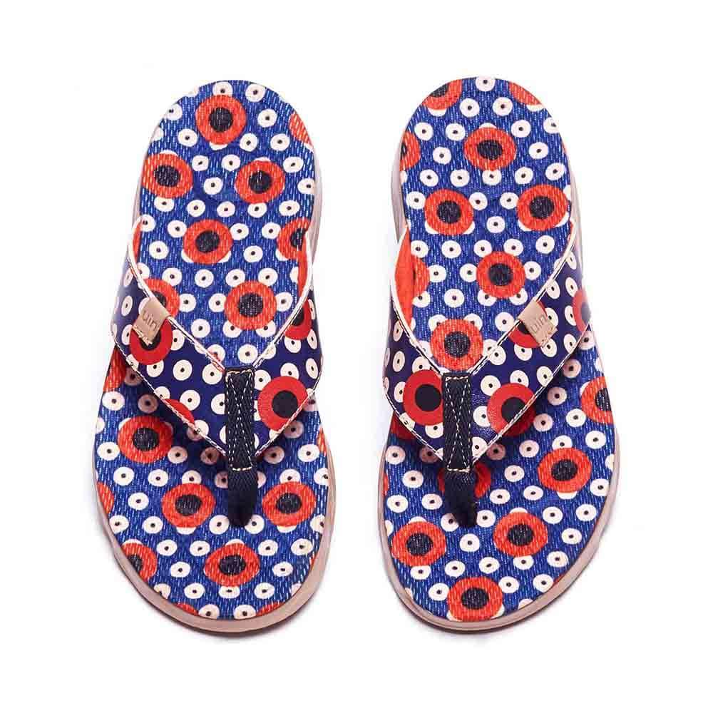 UIN Footwear Women Dots Women Majorca Flip Flops Canvas loafers