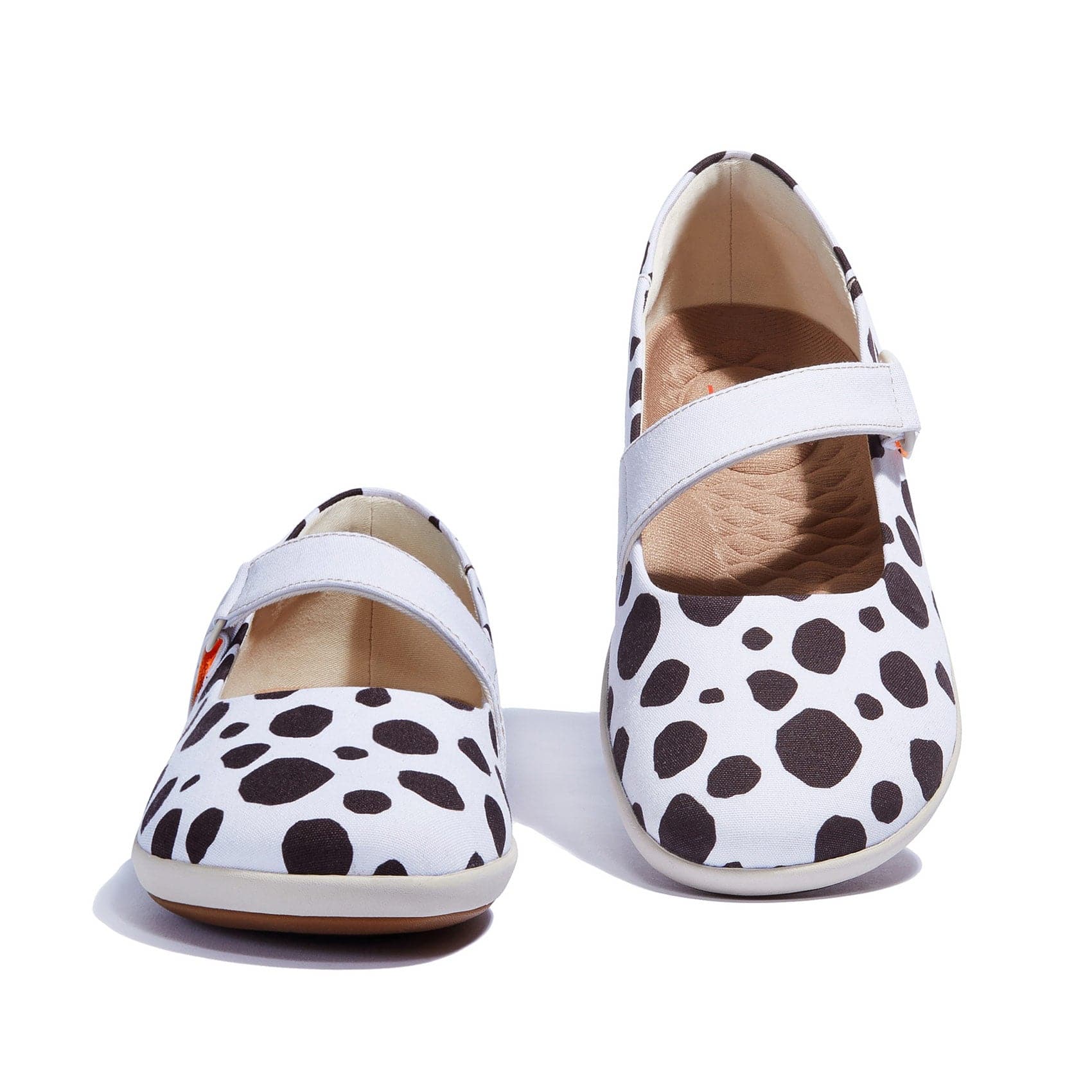 UIN Footwear Women Spotted Dog Illetes III Women Canvas loafers