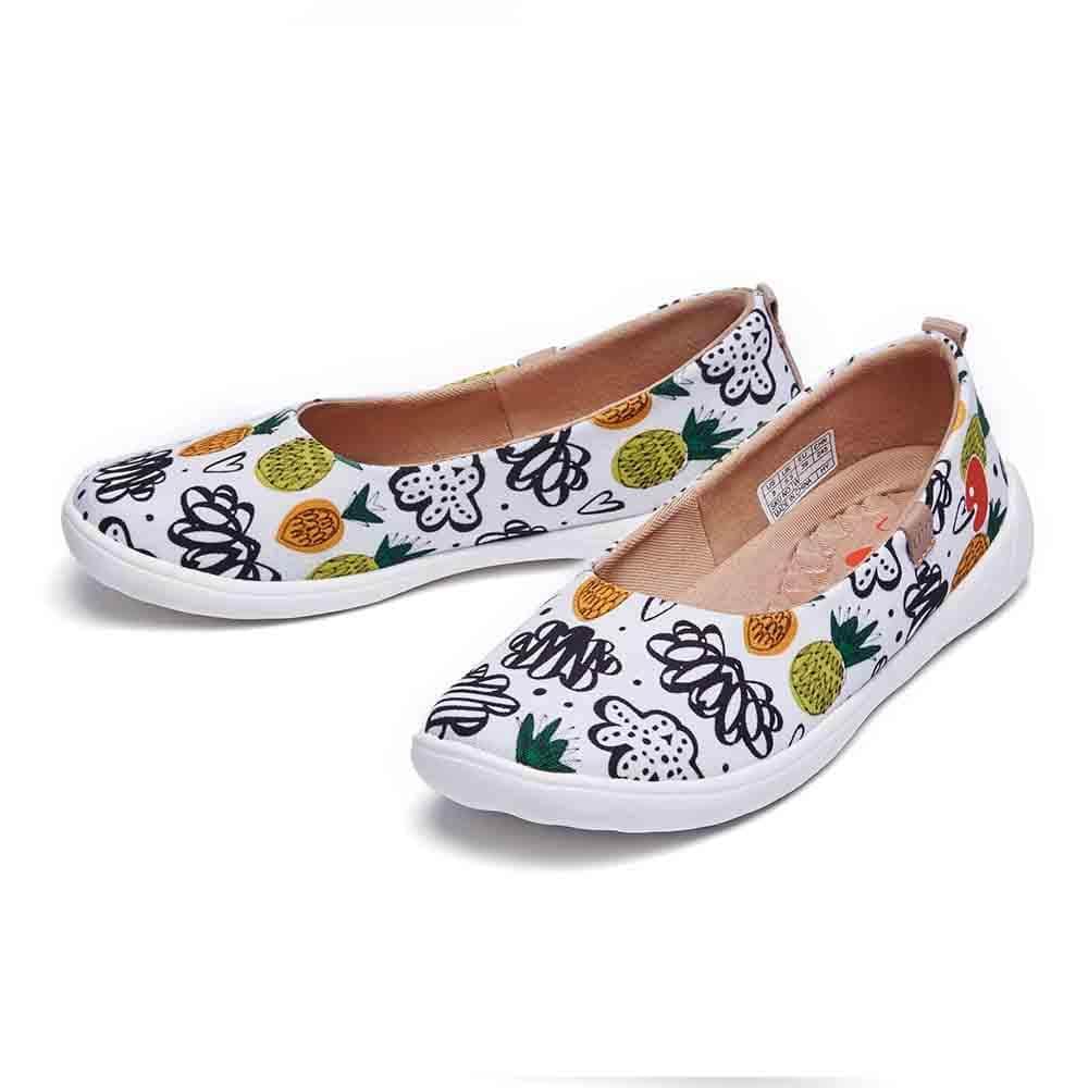 UIN Footwear Women Sweet Pineapple Canvas loafers